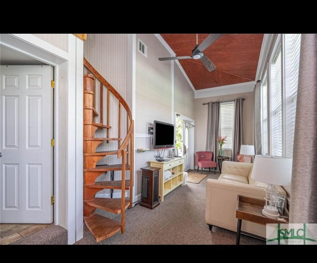 Tybee Island Inn Bed & Breakfast Bed & Breakfast