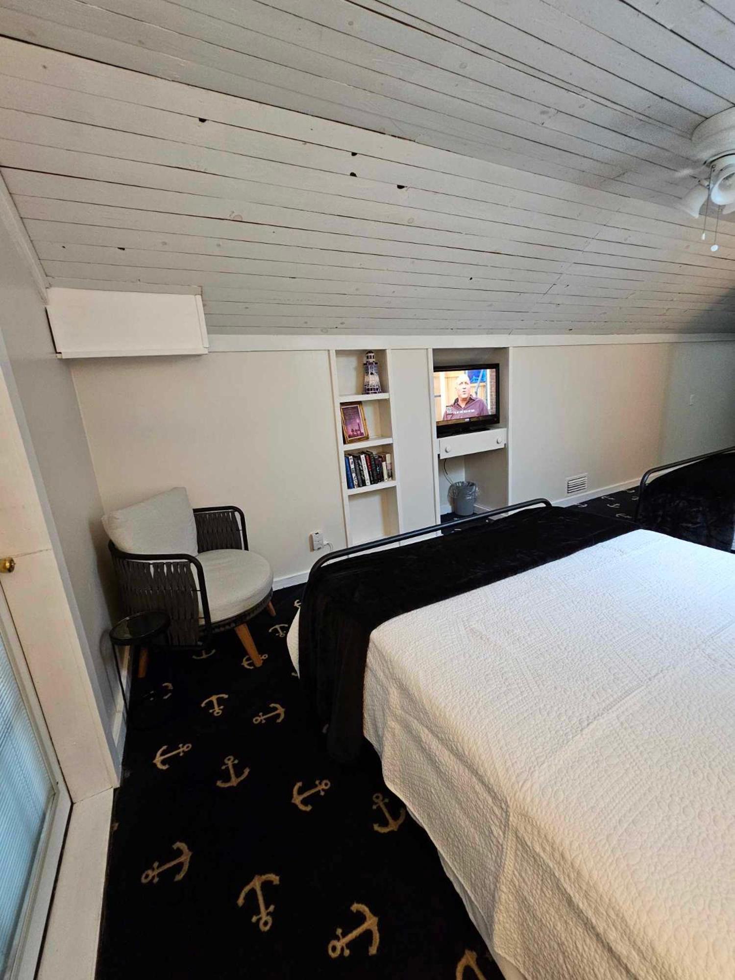 Tybee Island Inn Bed & Breakfast Bed & Breakfast